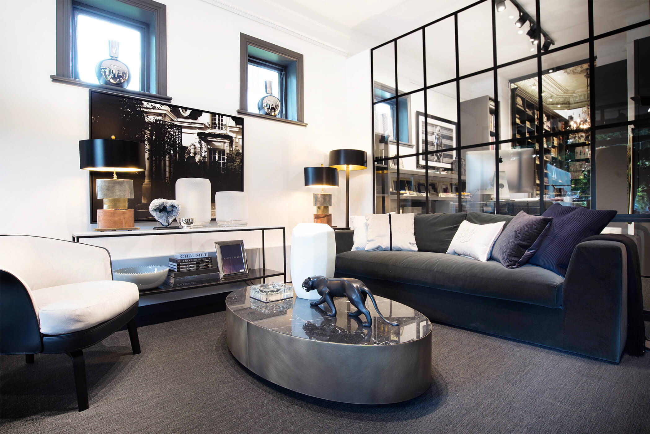 showroom_entry